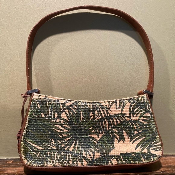 Liz Claiborne Handbags - Liz Claiborne Palm Tree Bag